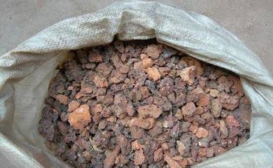 用这样的材料养花,比你买的营养土强几倍,根壮叶茂花更艳!